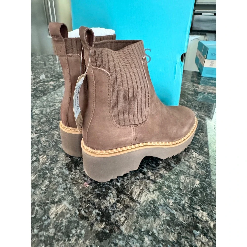 TOMS Millie Water Resistant Oak Brown Nubuck Leather Lug Sole Boots Womens 6‎